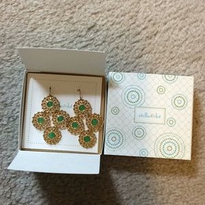 Stella & Dot Garden party chandelier earrings